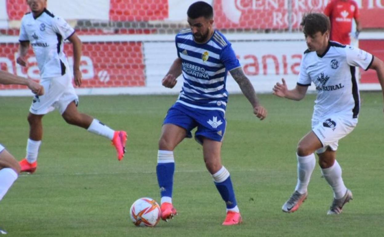 Dani Ojeda, en un lance de partido disputado en Zamora.