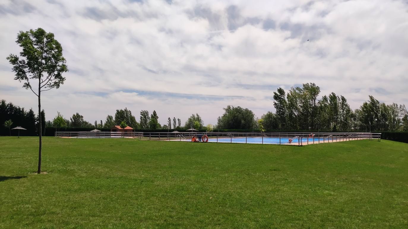 Las piscinas municipales de Gordoncillo son una alternativa veraniega para refrescarse