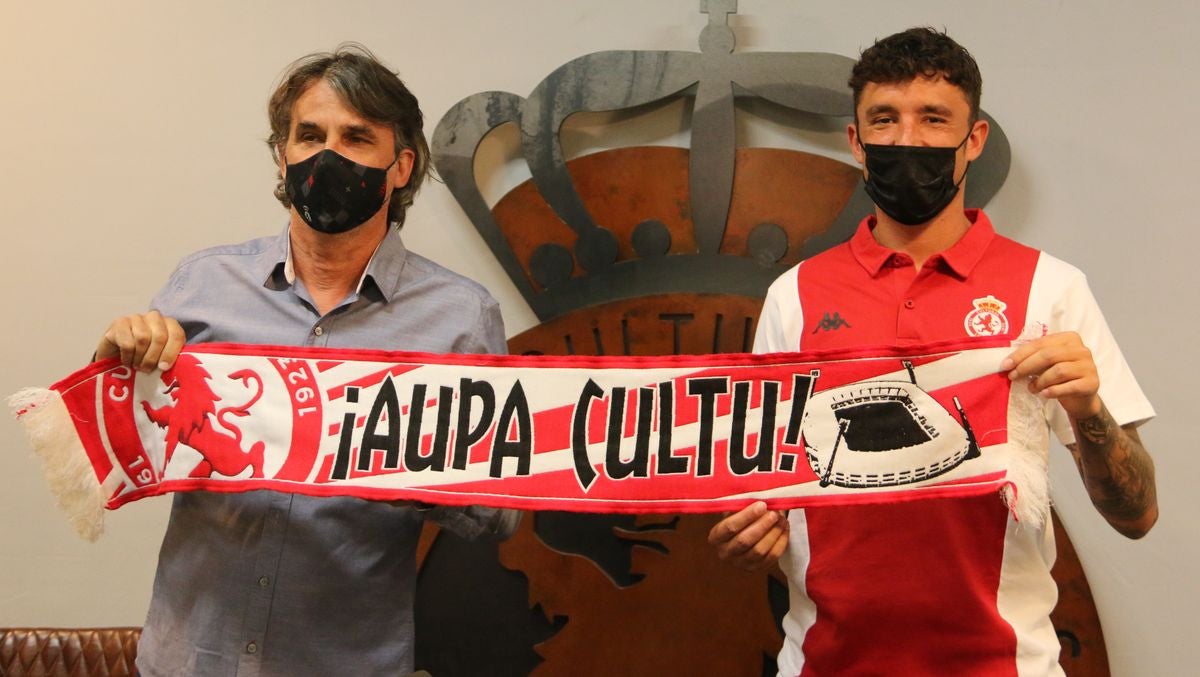 El centrocampista vasco ha sido presentado este viernes como nuevo jugador de la Cultural.