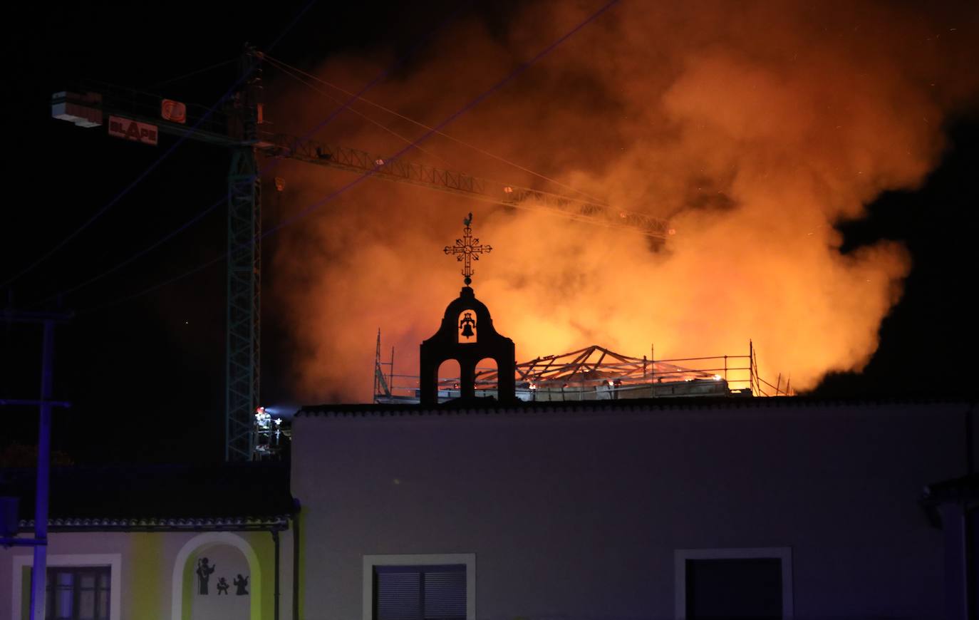 Incendio en el monasterio de la Virgen de Alconada en Ampudia. 