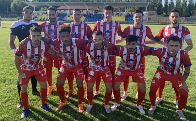 Once del Atlético Bembibre ante el Atlético Mansillés.