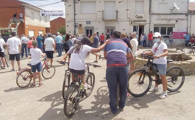 Imagen de la concentración realizada este lunes en Quintana y Congosto. 