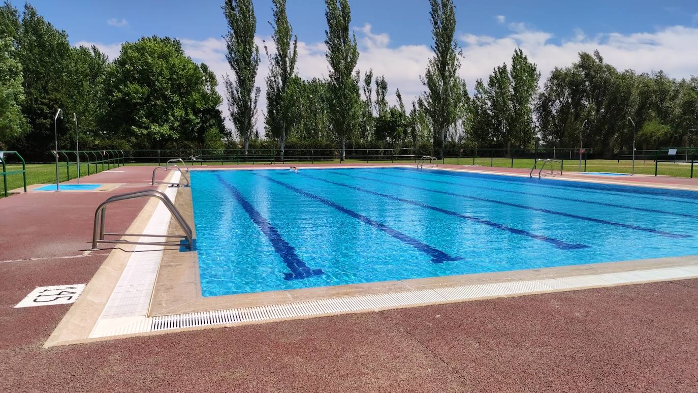 Fotos: Las piscinas de Toral de los Guzmanes, un remanso de paz