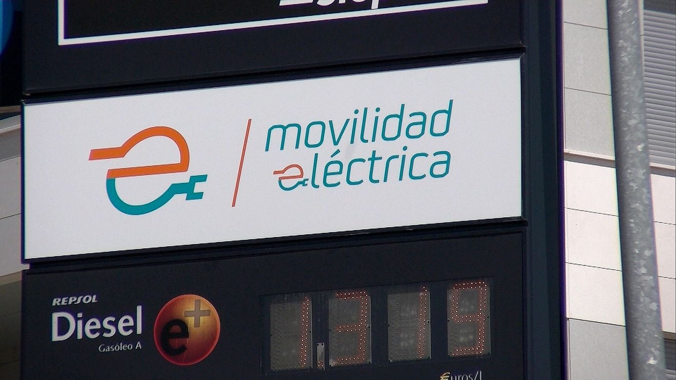 Repsol prueba en León sus primeras electrolineras para impulsar la recarga de vehículos eléctricos. 