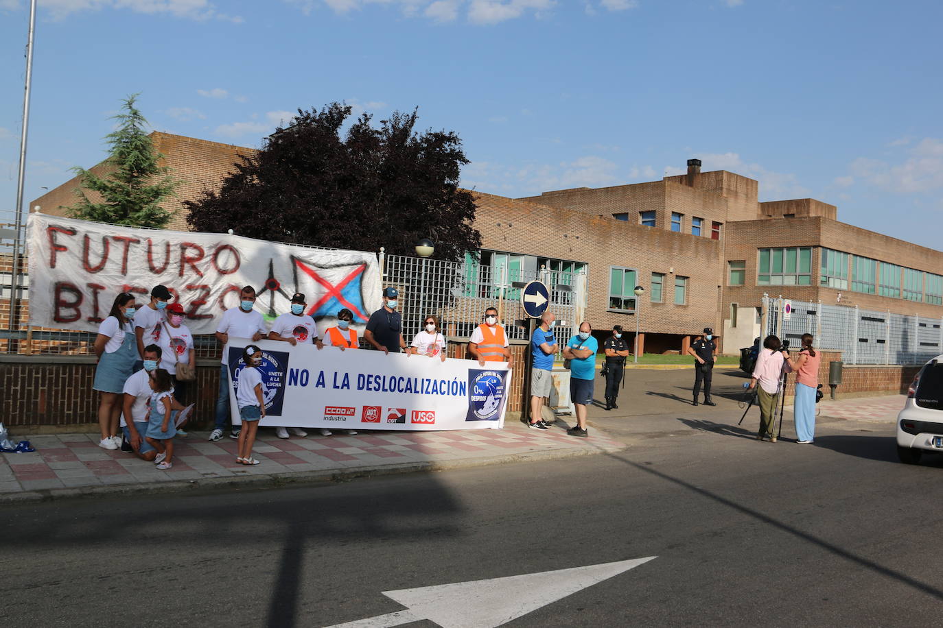 La institución se reúne con las partes en busca de un acuerdo laboral.