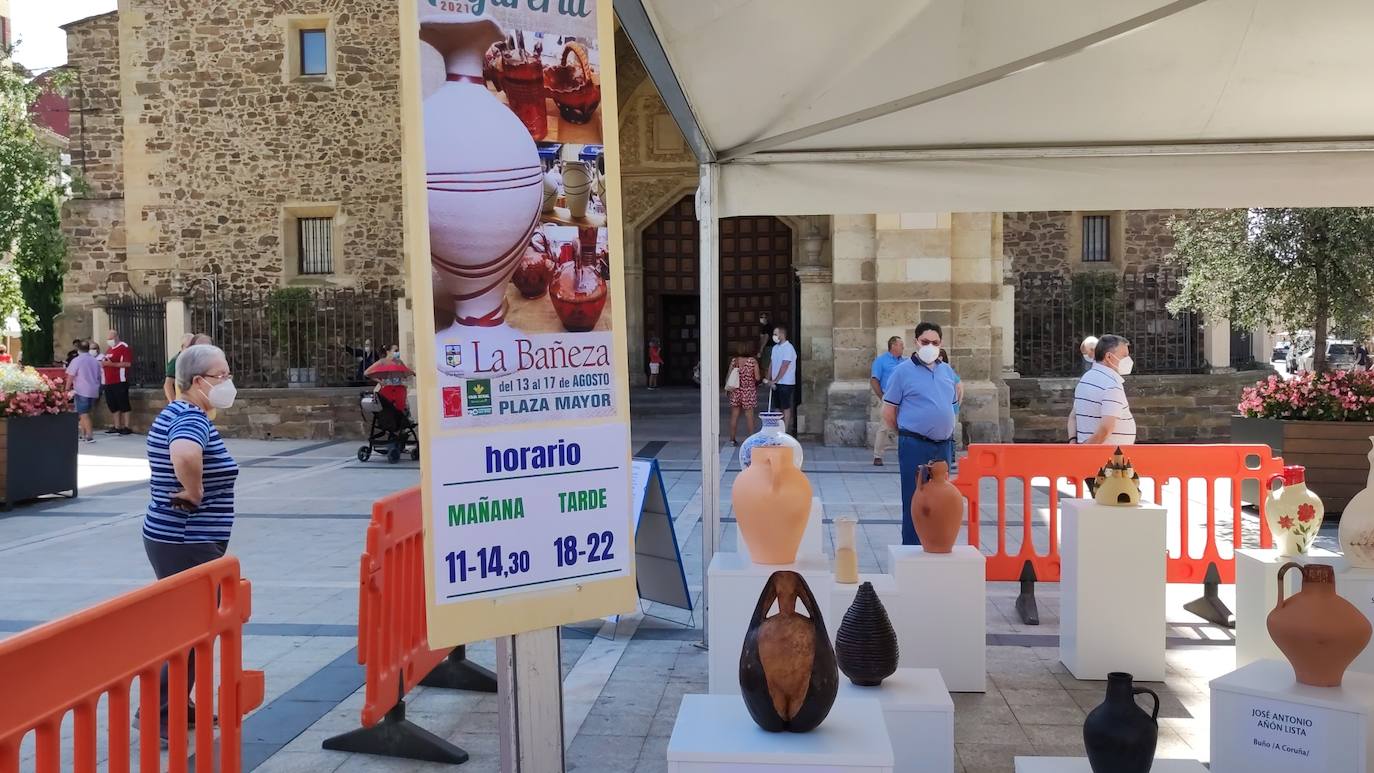 La feria artesana se celebra estos días en la ciudad leonesa.