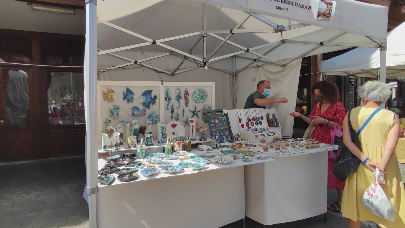 La feria artesana se celebra estos días en la ciudad leonesa.