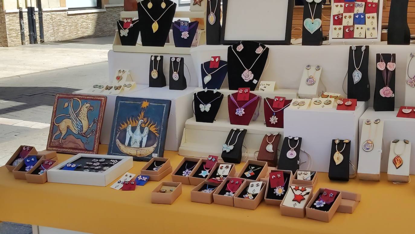 La feria artesana se celebra estos días en la ciudad leonesa.