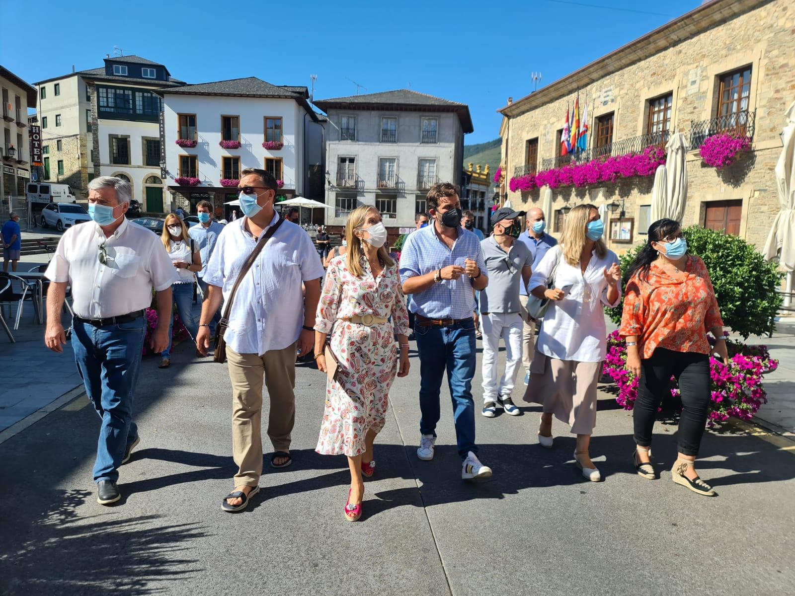 Fotos: Visita de Ana Pastor a Villafranca del Bierzo