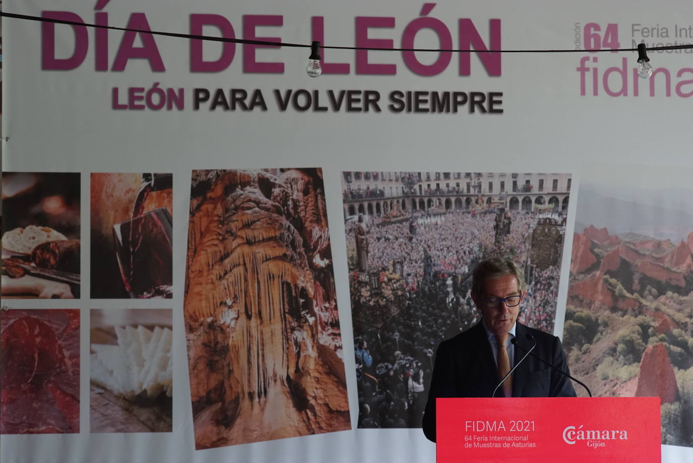 Una delegación leonesa expone las bonanzas de la provincia y reclama mejoras para ambos territorios.