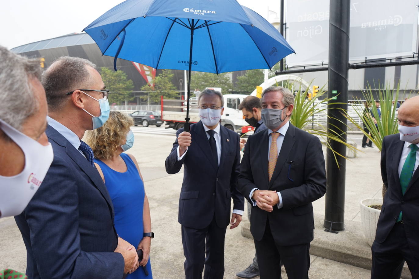 Una delegación leonesa expone las bonanzas de la provincia y reclama mejoras para ambos territorios.