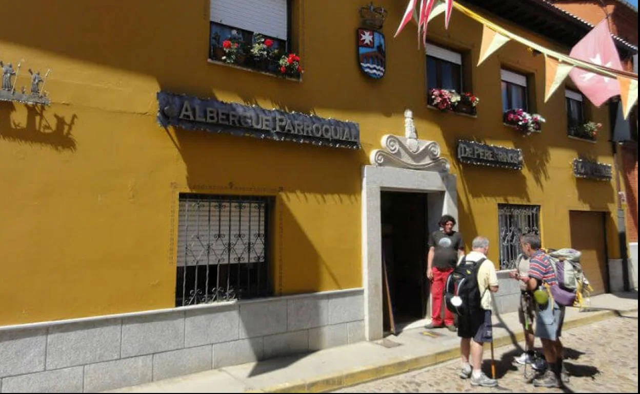 Entrada del Albergue Parroquial donde el sacerdote fue herido tras una paliza.