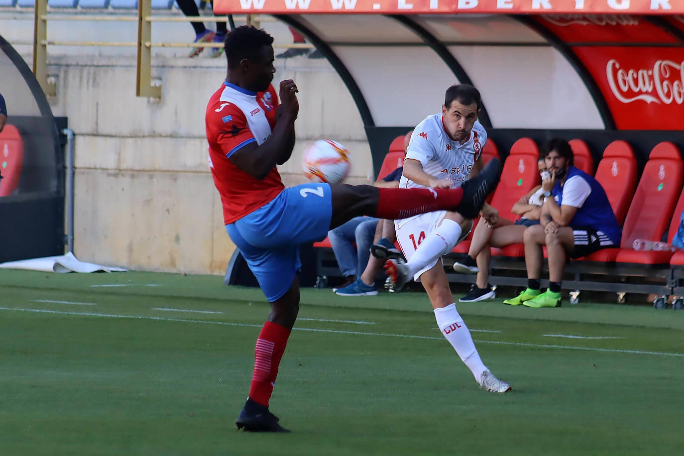 El conjunto leonés disputó su sexto y penúltimo amistoso de pretemporada ante el UD Llanera en el Reino de León.