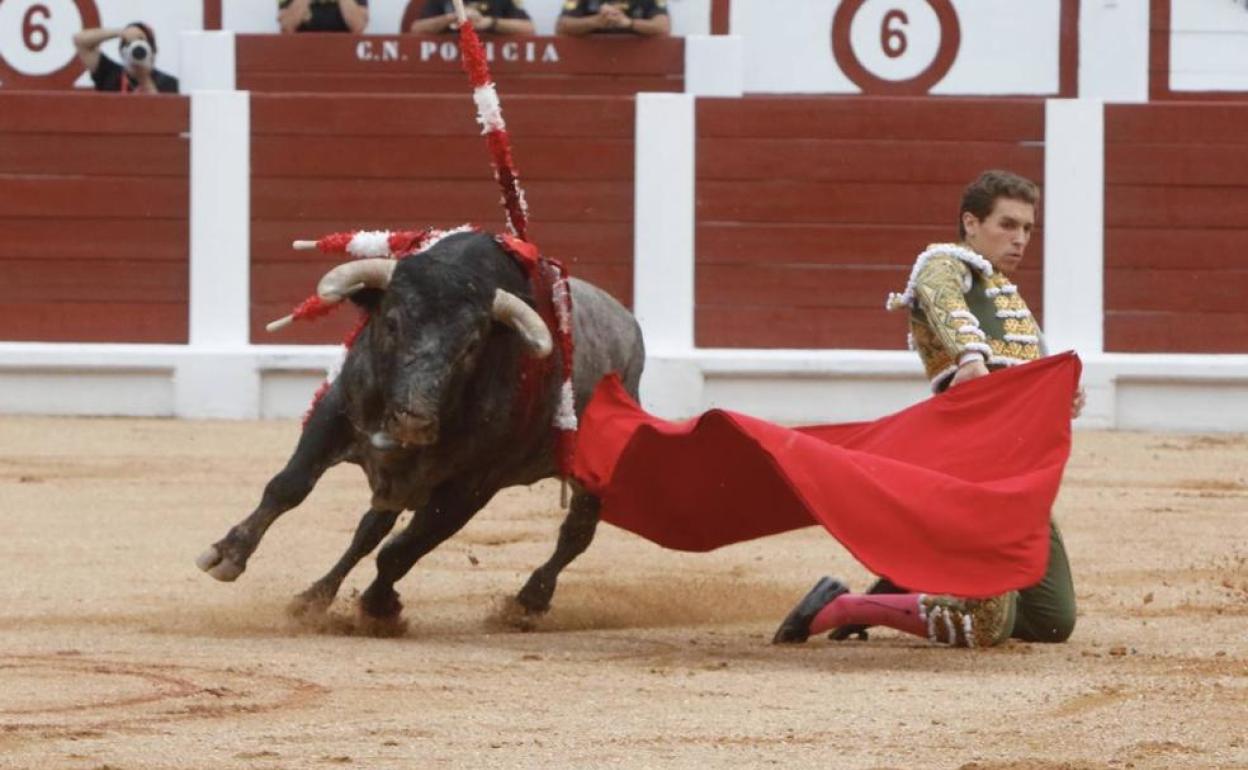 Corrida en la plaza de toros de El Bibio.