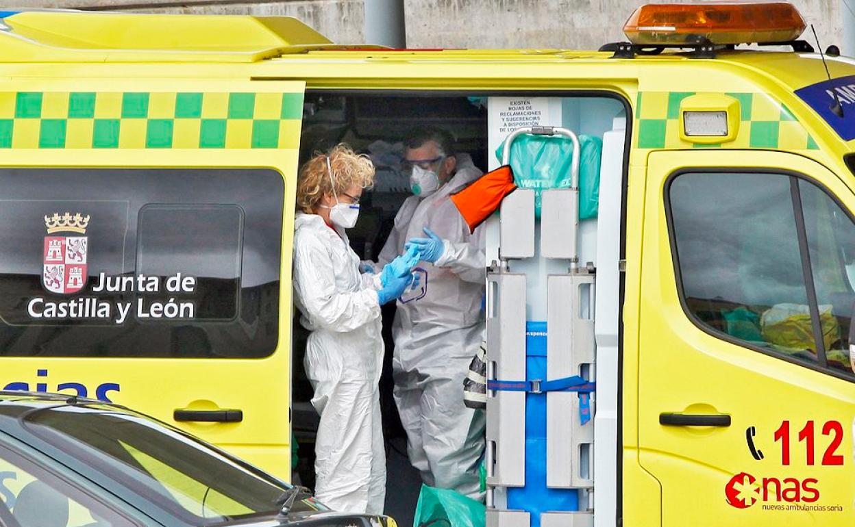 Imagen de una ambulancia de Emergencias Sacyl.