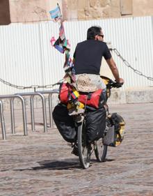 Imagen secundaria 2 - La bici de Pablo suma 110.000 kilómetros con más de 70 kilos encima. 