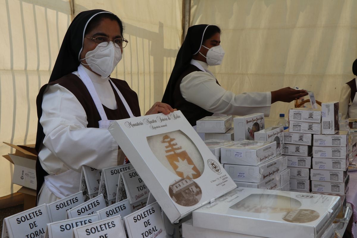 Gradefes ha celebrado la V edición de la feria Dulces del convento de Castilla y León.