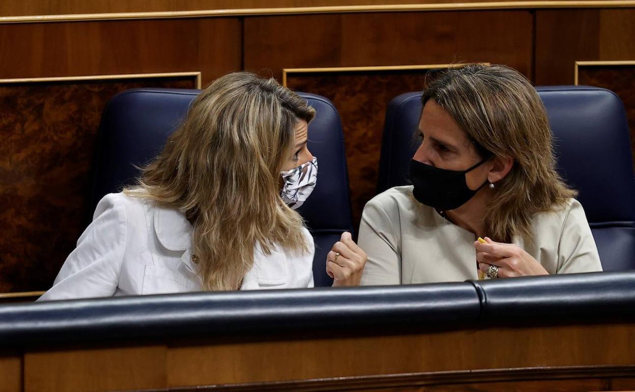 Las ministras Díaz y Ribera, el pasado mes de junio durante un pleno del Congreso de los Diputados.