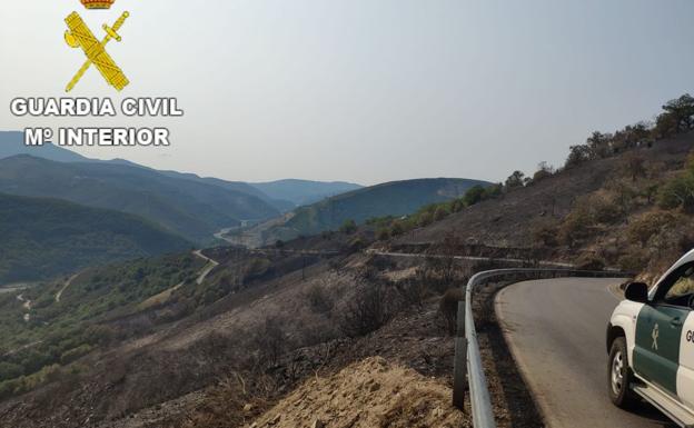 La Guardia Civil investiga a un varón como presunto autor de un delito de incendio forestal por imprudencia en el incendio de Trabadelo