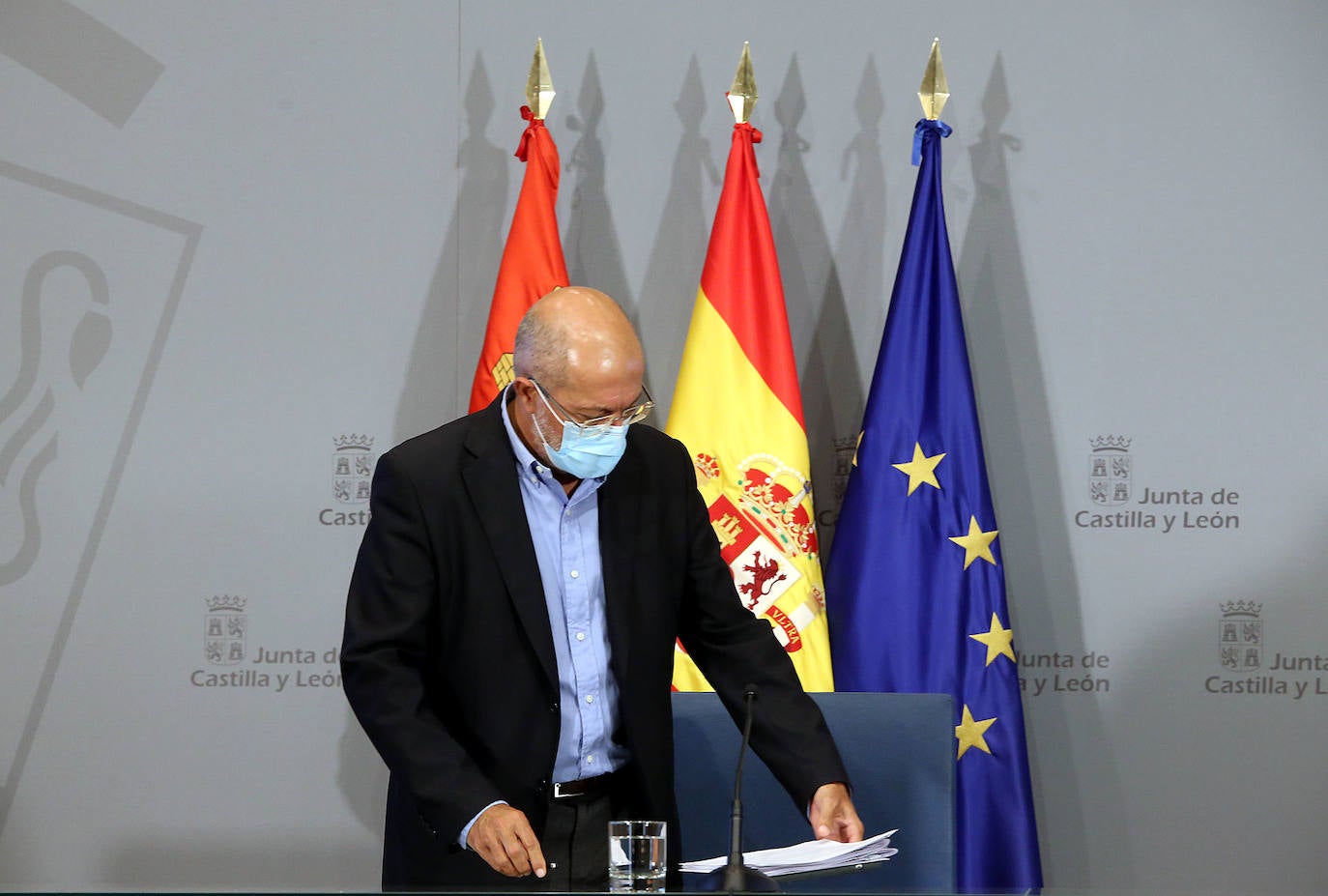 El vicepresidente, portavoz y consejero de Transparencia, Ordenación del Territorio y Acción Exterior, Francisco Igea, comparece en rueda de prensa posterior al Consejo de Gobierno