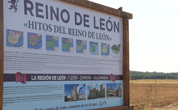 Galería. Un cartel que muestra los hitos del Reino de León.