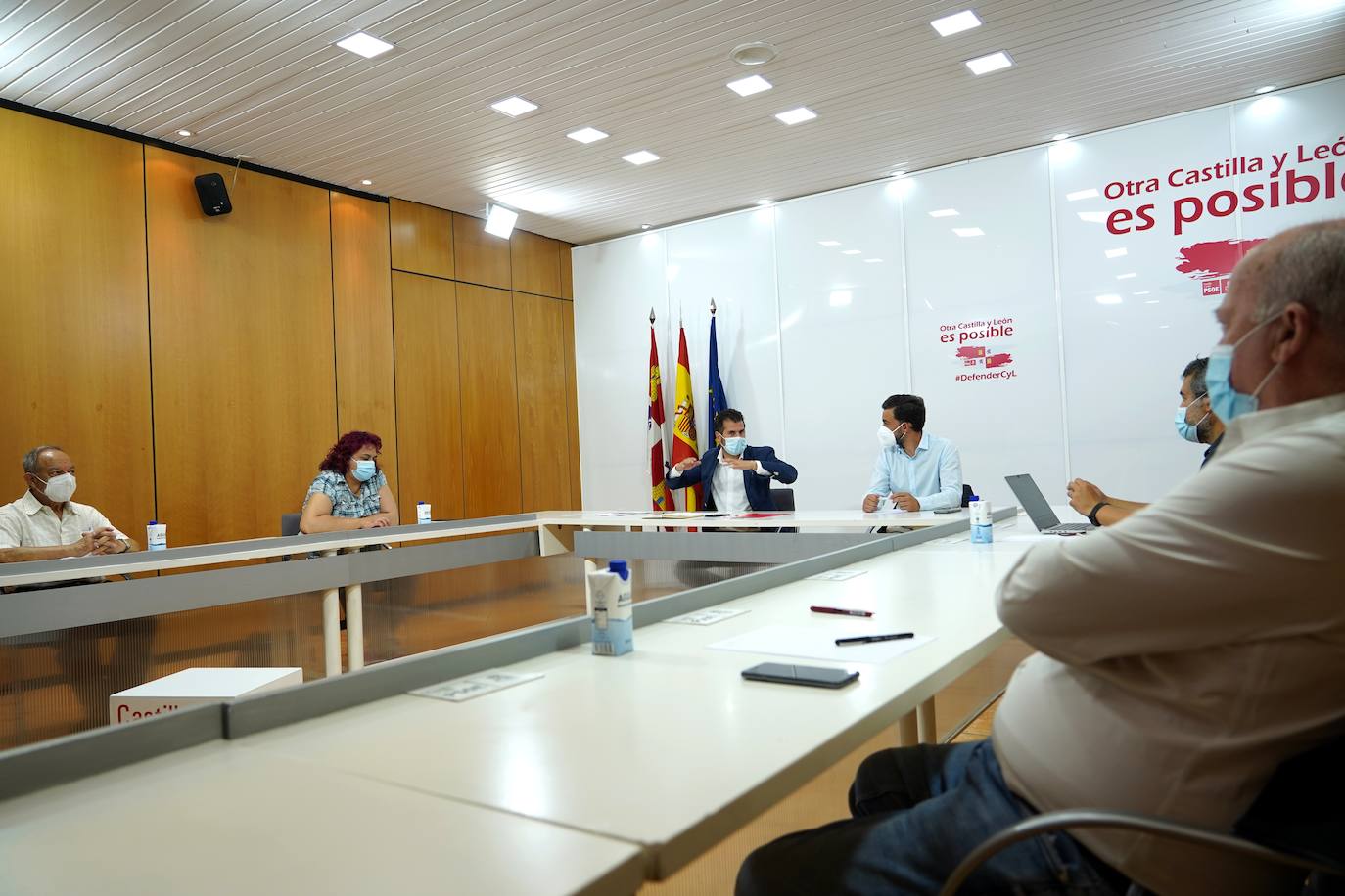 El secretario general del Partido Socialista en Castilla y León, Luis Tudanca, considera «una vergüenza» la votación que rechaza la exhumación de una fosa común en Villadangos del Páramo.