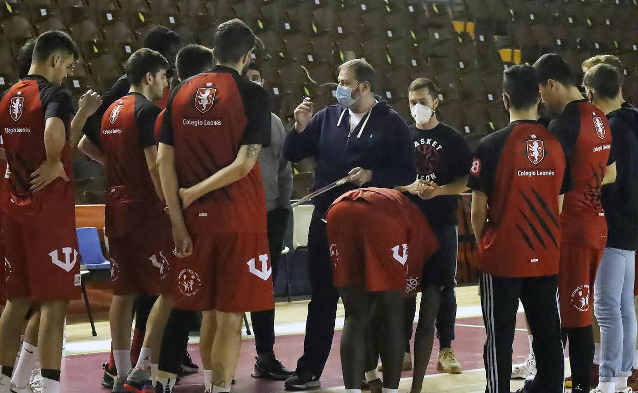 Tiempo muerto de Basket León la pasada temporada.