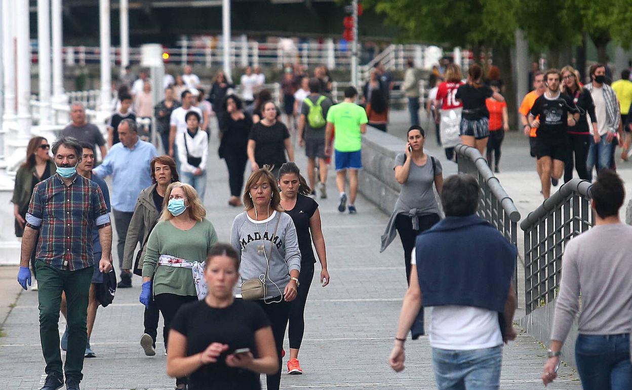 La confianza del consumidor se modera en agosto, pero dobla a la de hace un año