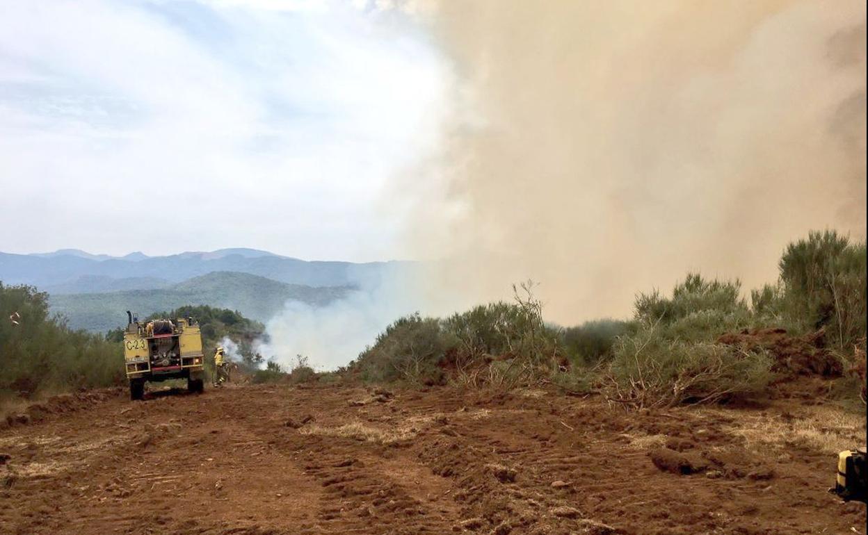 Extinción del fuego en Boca de Huérgano.