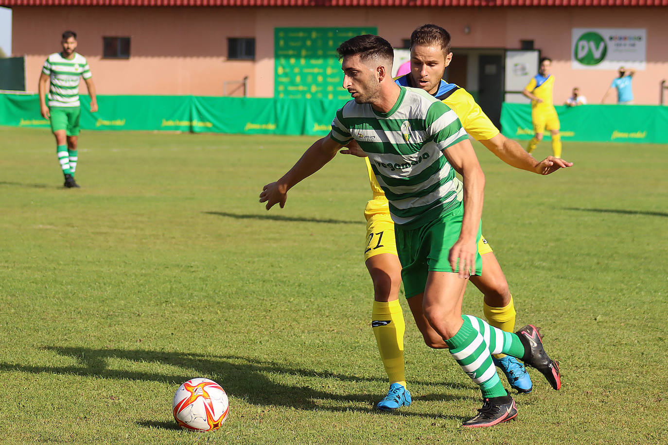 El conjunto leonés inicia la temporada ganando en Los Dominicos con un gol en el tiempo añadido.