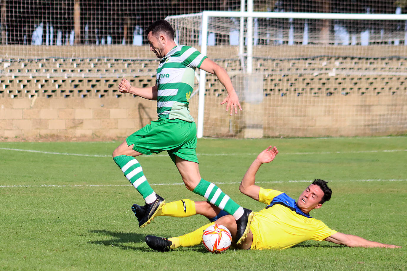 El conjunto leonés inicia la temporada ganando en Los Dominicos con un gol en el tiempo añadido.