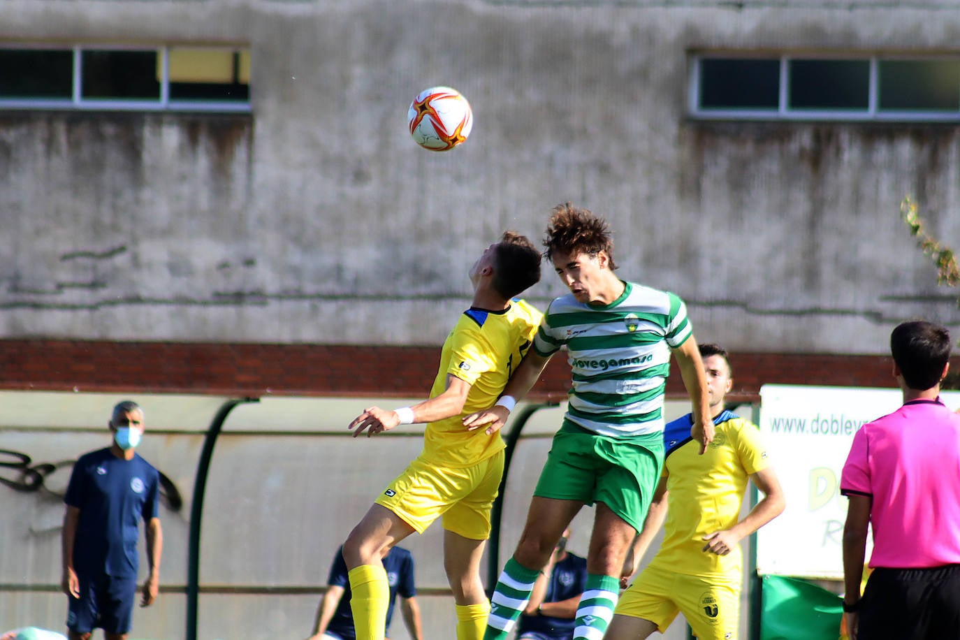 El conjunto leonés inicia la temporada ganando en Los Dominicos con un gol en el tiempo añadido.