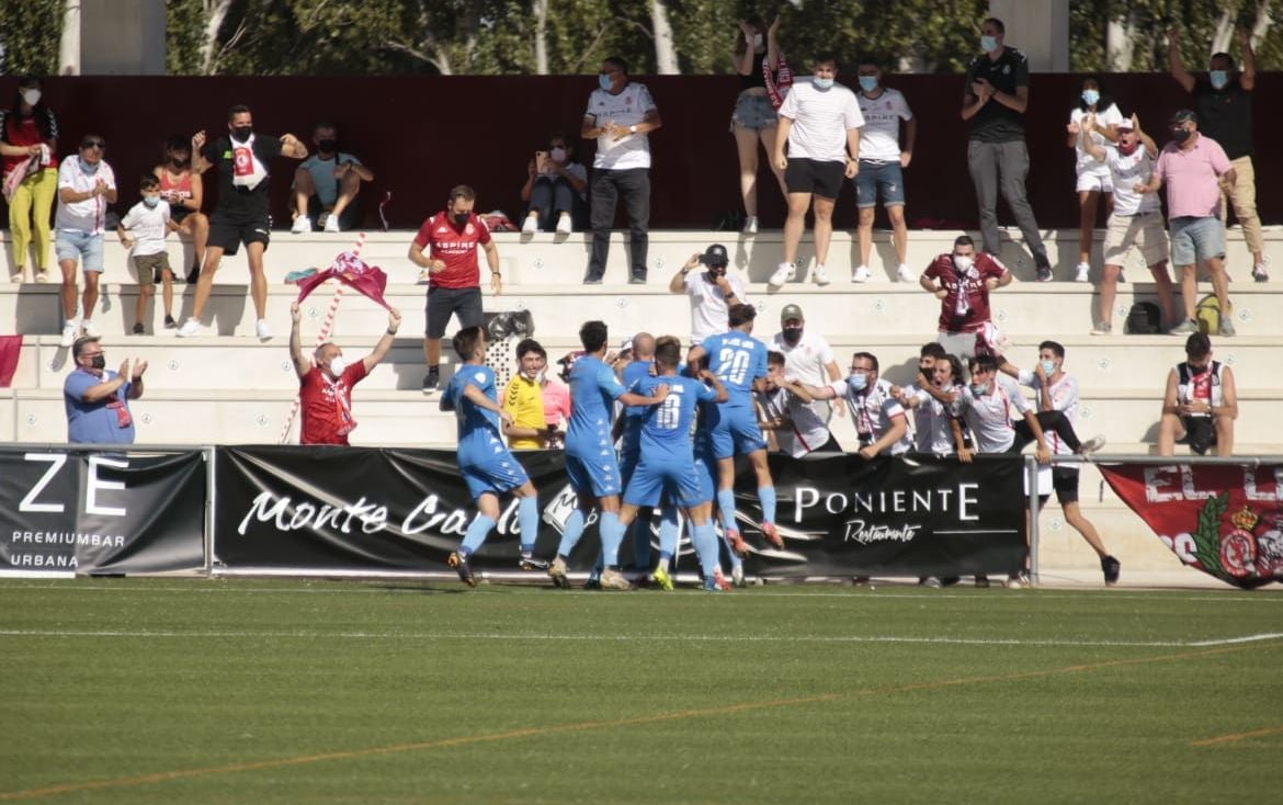 Los leoneses han disputado en Salamanca, ante Unionistas, su primer partido a domicilio de la temporada