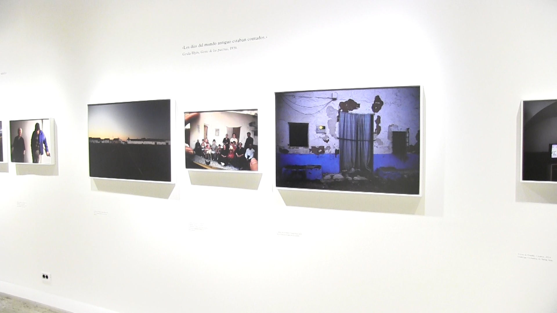 La muestra organizada por la Consejería de Cultura y Turismo en colaboración con Acción Cultural Española, presenta el proyecto fotográfico de José María Navia que describe un viaje a la España interior a través de una selección de las 158 fotografías que conforman el libro del mismo título| La exposición podrá verse hasta el 7 de noviembre