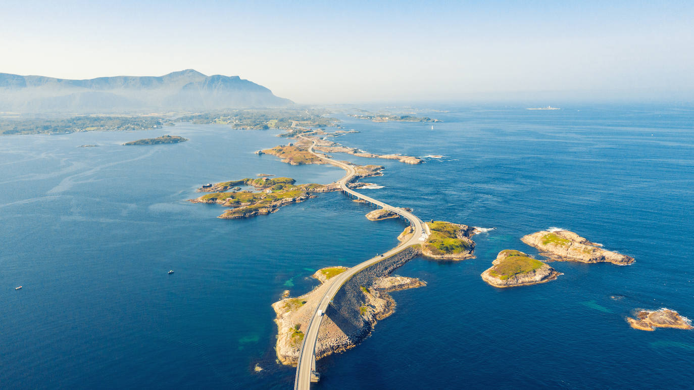 5. Carretera del Atlántico (Noruega). Forma parte de la Carretera 64 del país nórdico y es uno de los destinos turísticos más populares en Noruega.