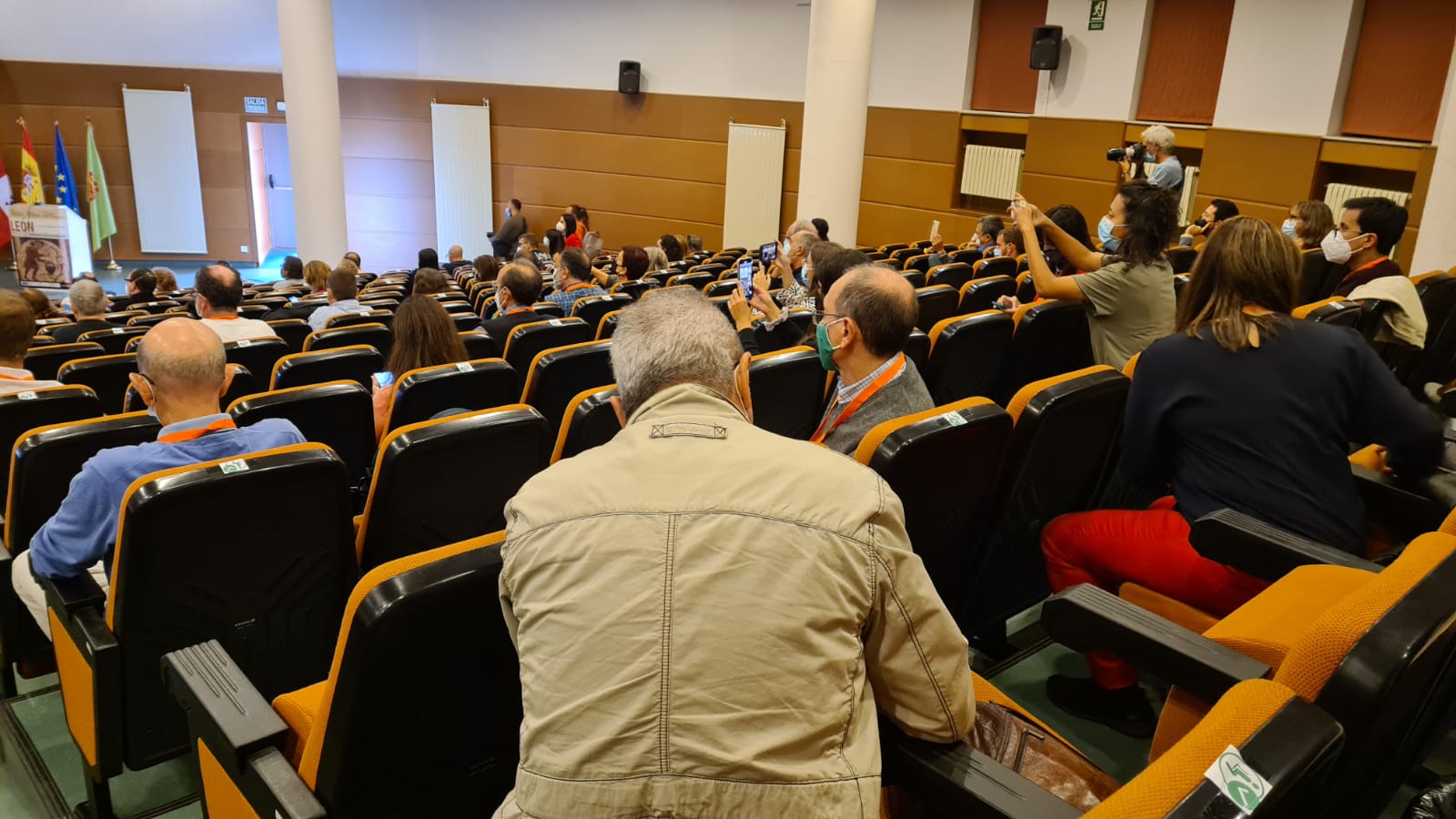 El médico se cita en una ponencia donde avanza el devenir de la pandemia en el país.