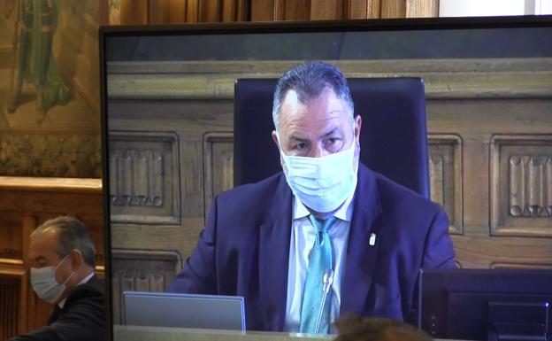 Eduardo Morán, durante el pleno en la Diputación.