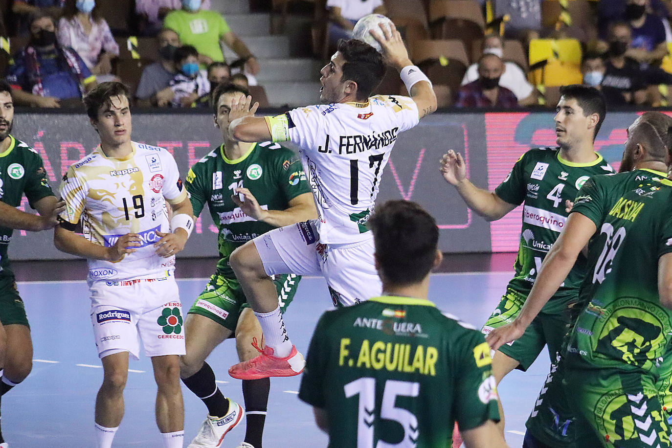 El equipo de Manolo Cadenas ha dado el pistoletazo de salida este sábado a la competición Liga Sacyr Asobal con una victoria