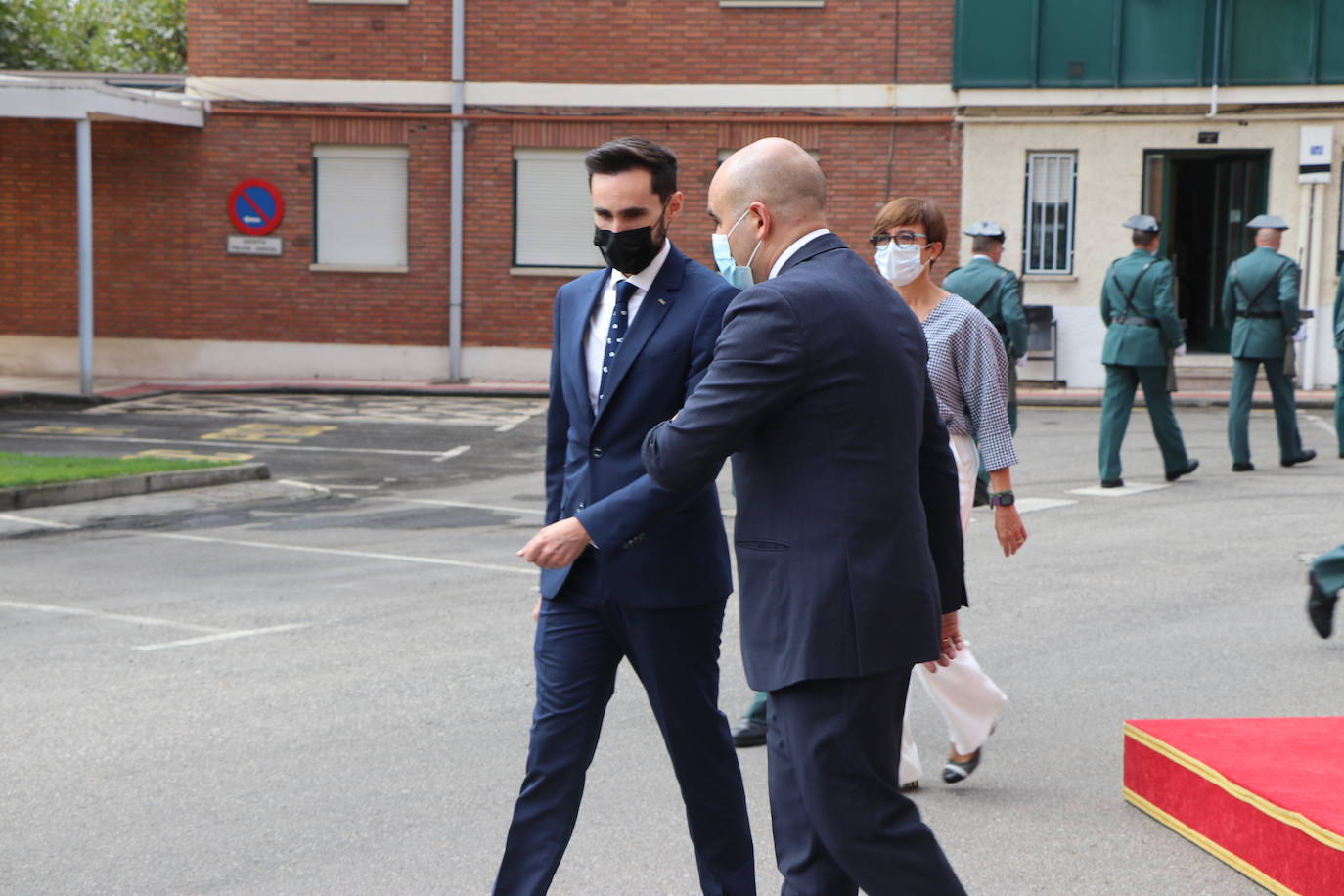 La comandancia de León acoge el acto castrense para recibir al nuevo jefe de la XII Zona de la Guardia Civil.