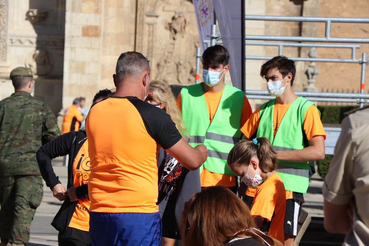 La VIII edición de la carrera solidaria de Alcles ha congregado a decenas de personas en la explanada de San Marcos para visibilizar la lucha contra las enfermedades de la sangre.