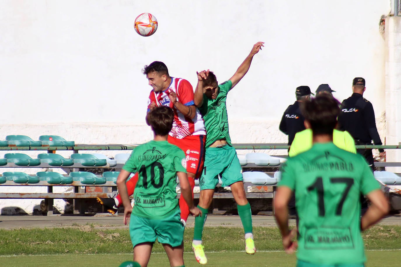 Atlético Astorga y Atlético Bembibre disputaron el primer derbi de la temporada en Tercera RFEF entre equipos de la provincia.