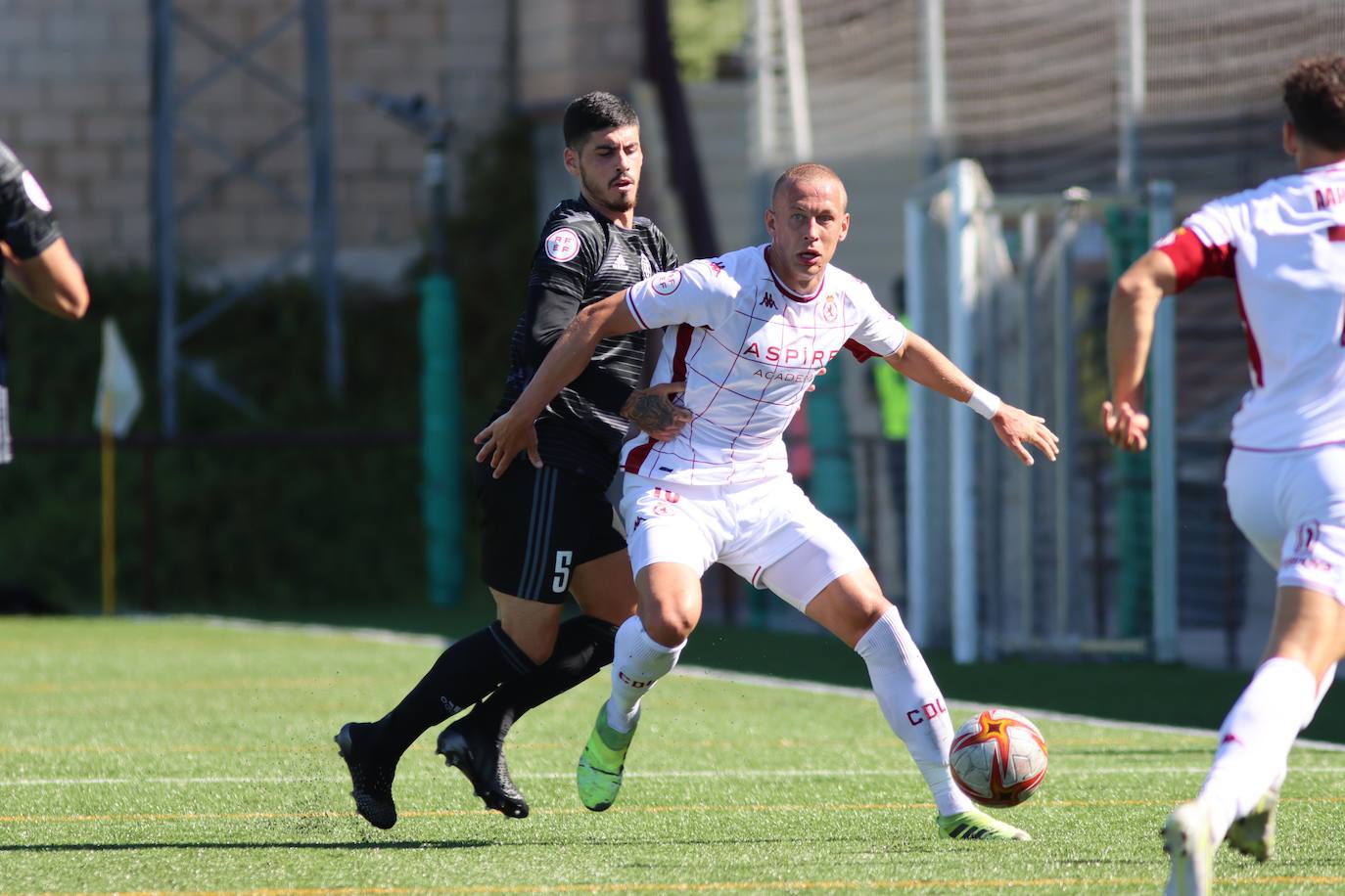 El conjunto leonés sufre la segunda derrota de la temporada, la primera a domicilio