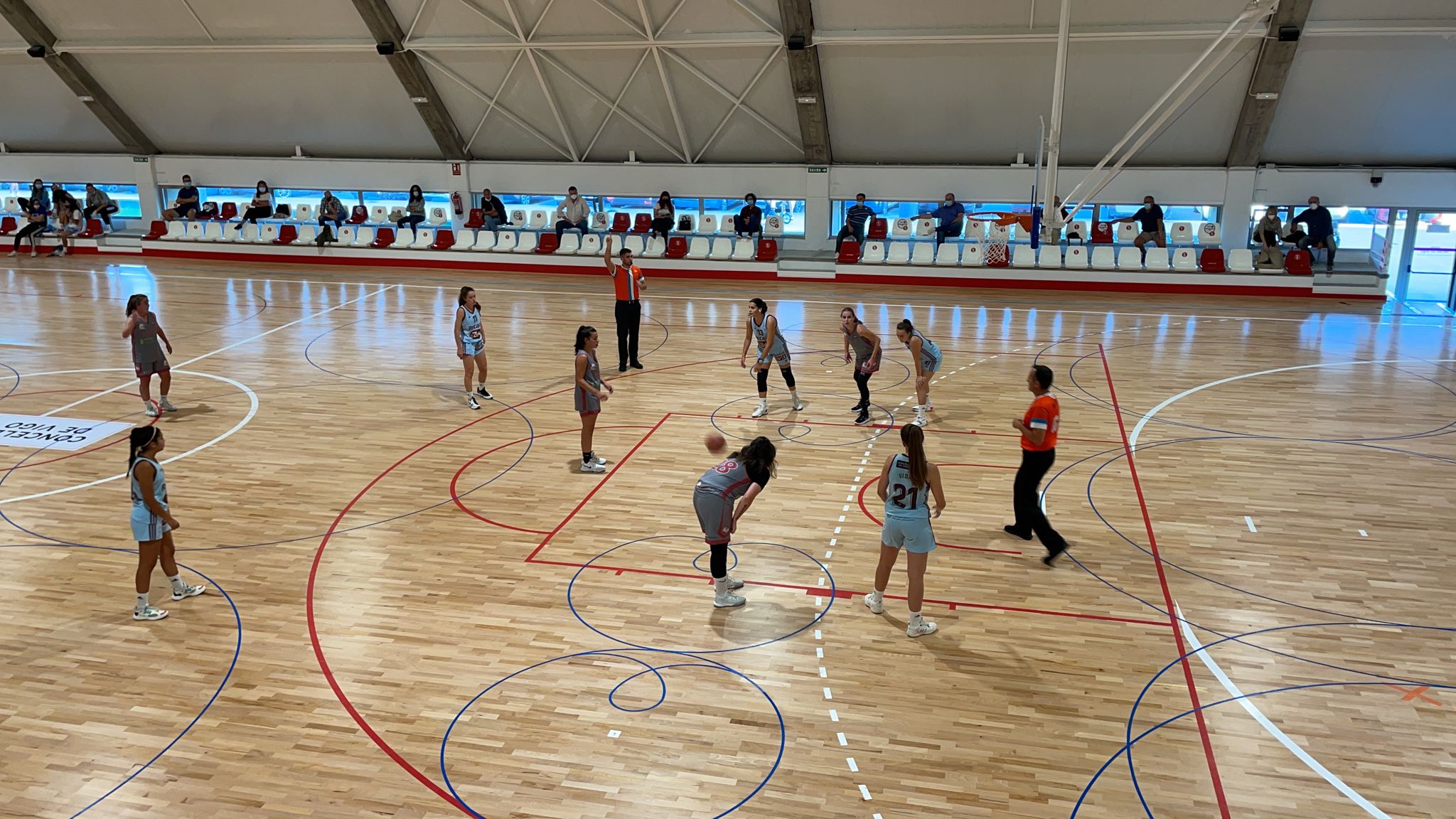 Imagen del encuentro entre Patatas Hijolusa y Universidad de Vigo.