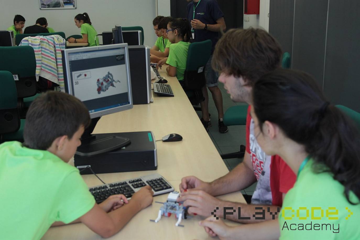 Play Code Academy, programando el futuro de los jóvenes leoneses. 