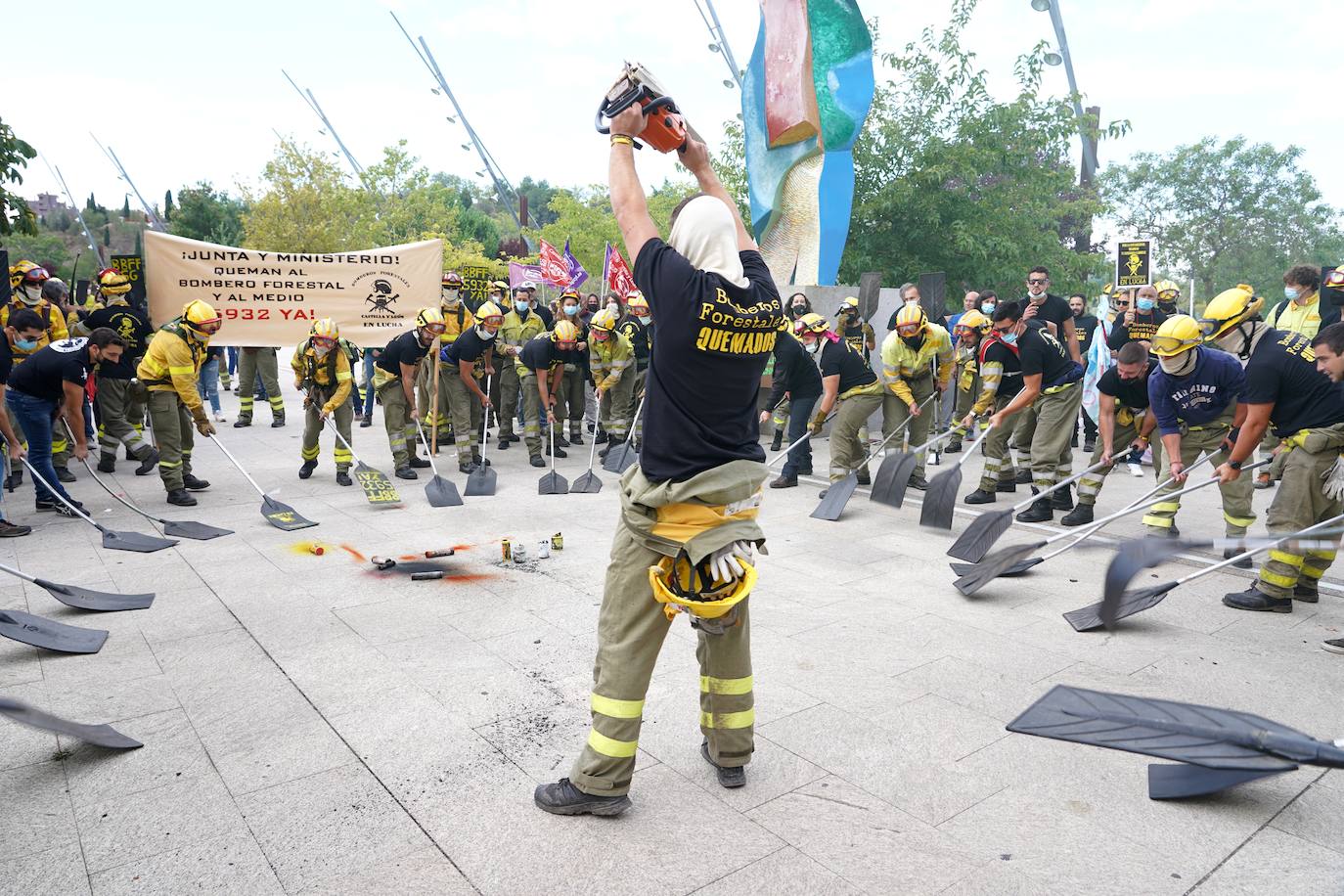 Manifestación del colectivo a las puertas de las Cortes. 