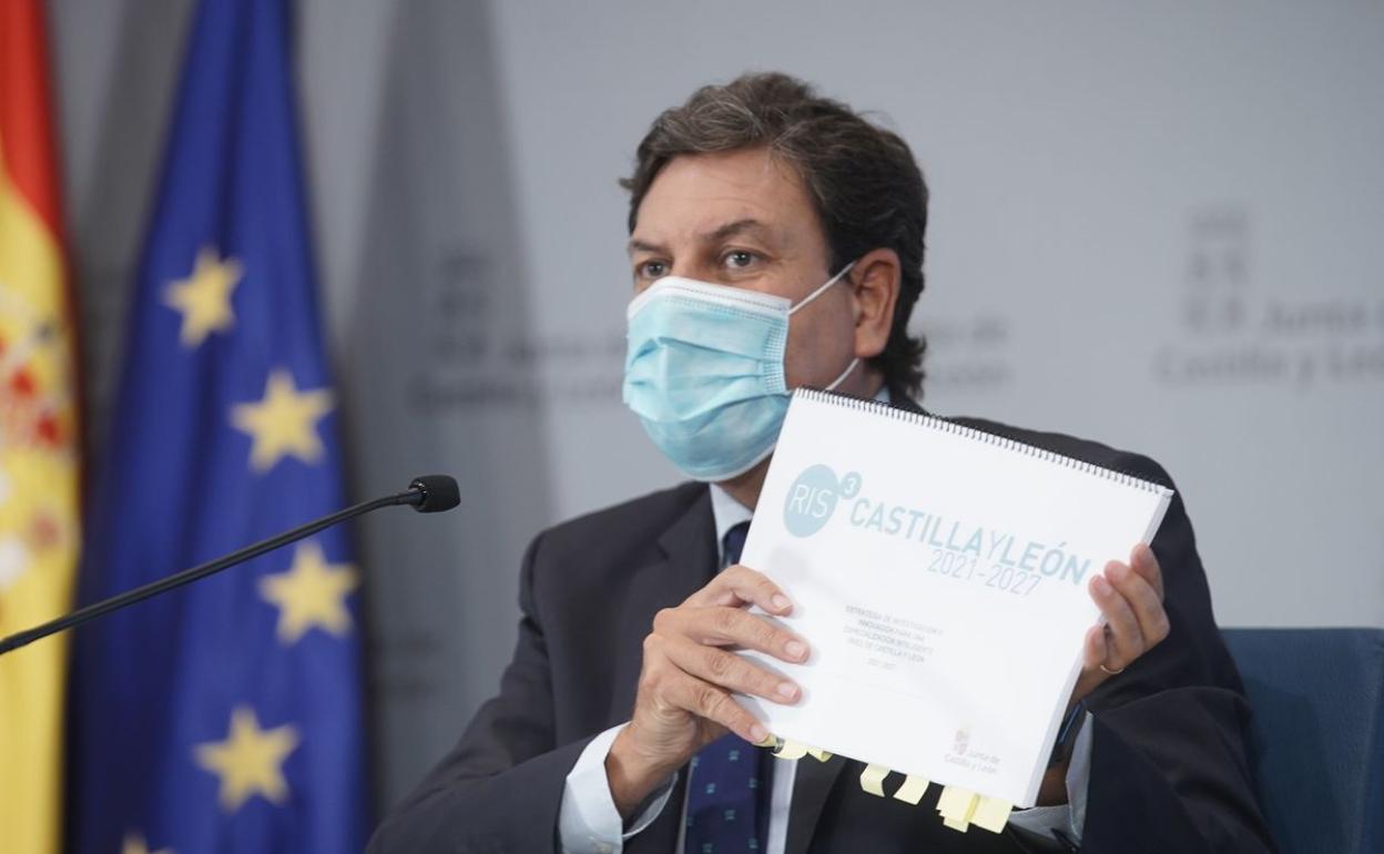 Carlos Fernández Carriedo durante la rueda de prensa posterior al Consejo de Gobierno.