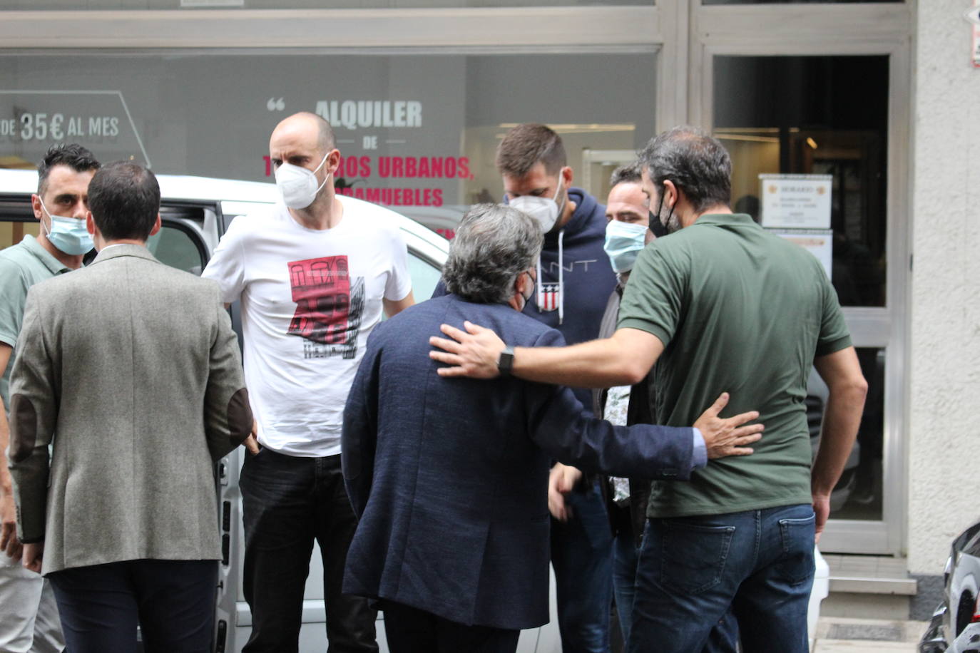 Cuatro integrantes de la selección española de baloncesto que conquistó el Mundial en 2006 y su entrenador, Pepu Hernández, recuerdan este hito en la capital de provincia.