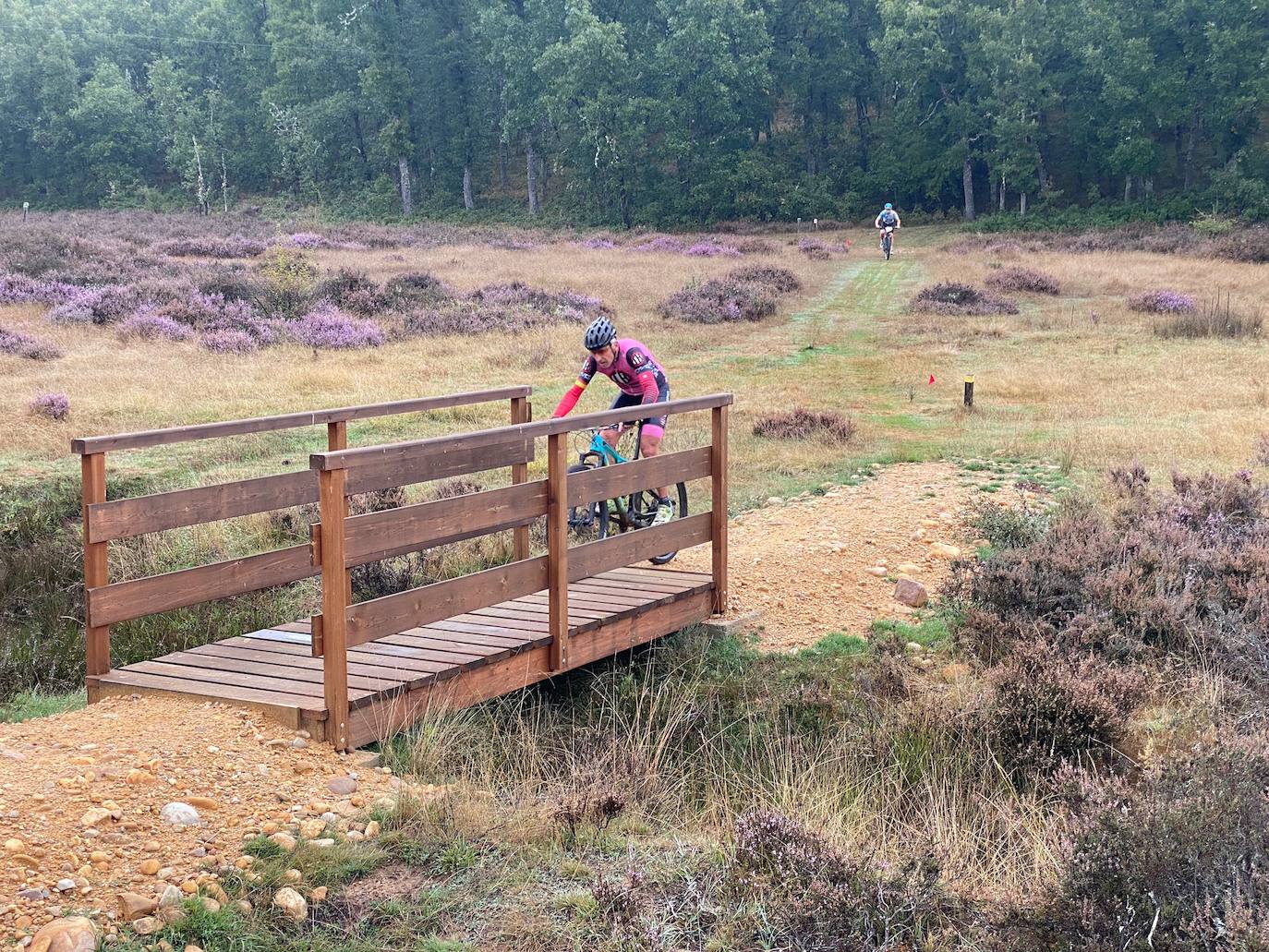 Más de 200 corredores han disfrutado de un recorrido de 50 kilómetros por la comarca de Tierras de Sahagún.