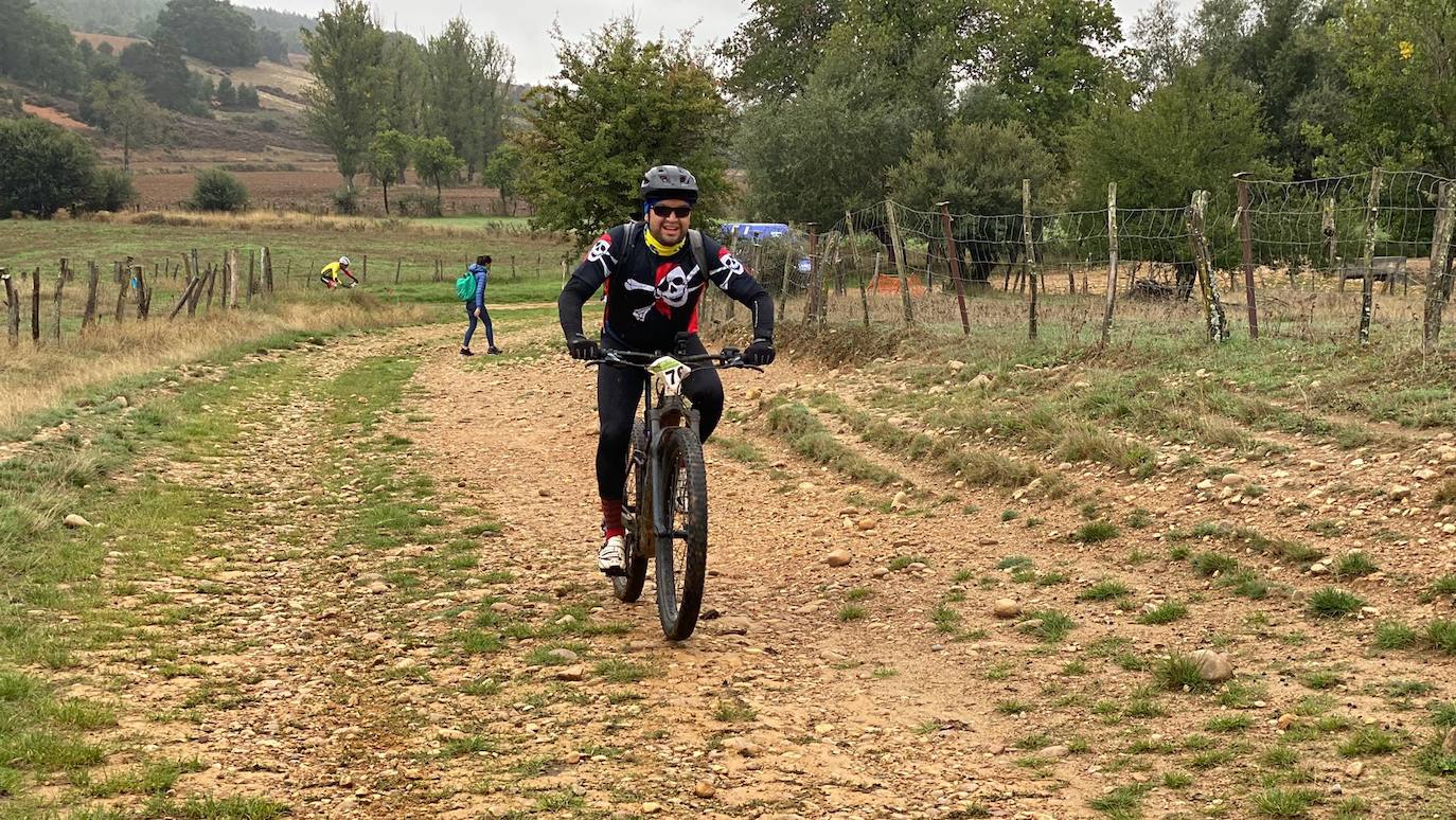 Más de 200 corredores han disfrutado de un recorrido de 50 kilómetros por la comarca de Tierras de Sahagún.