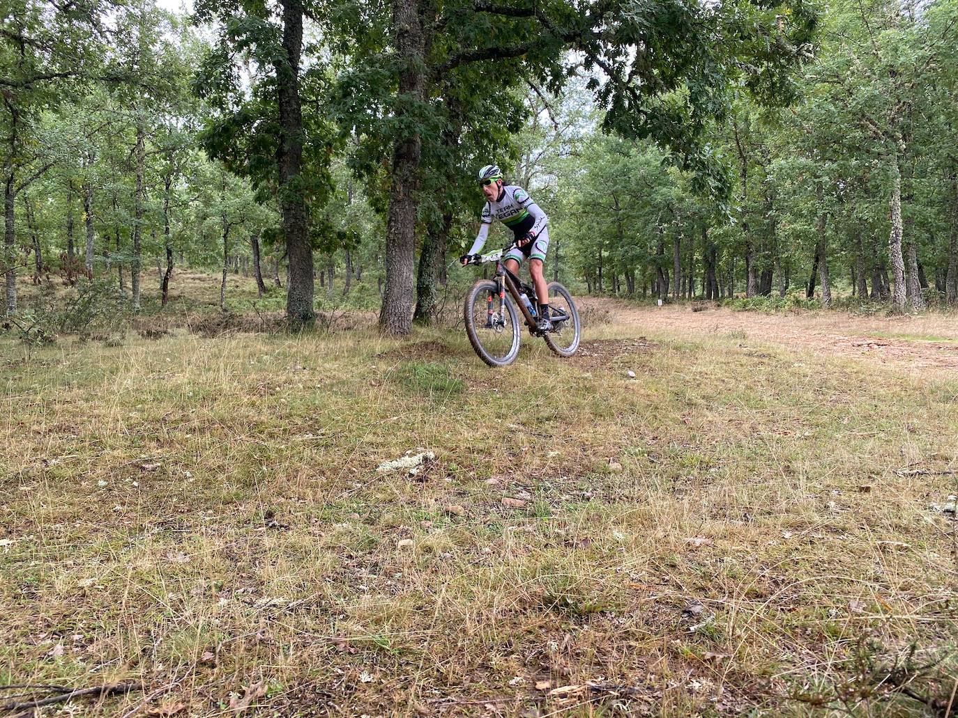 Más de 200 corredores han disfrutado de un recorrido de 50 kilómetros por la comarca de Tierras de Sahagún.